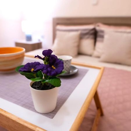 Myrtle, City Center Renovated Apartment Athena Bagian luar foto