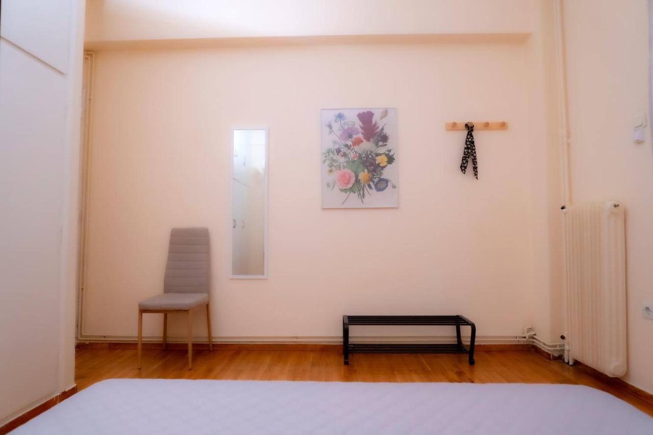 Myrtle, City Center Renovated Apartment Athena Bagian luar foto