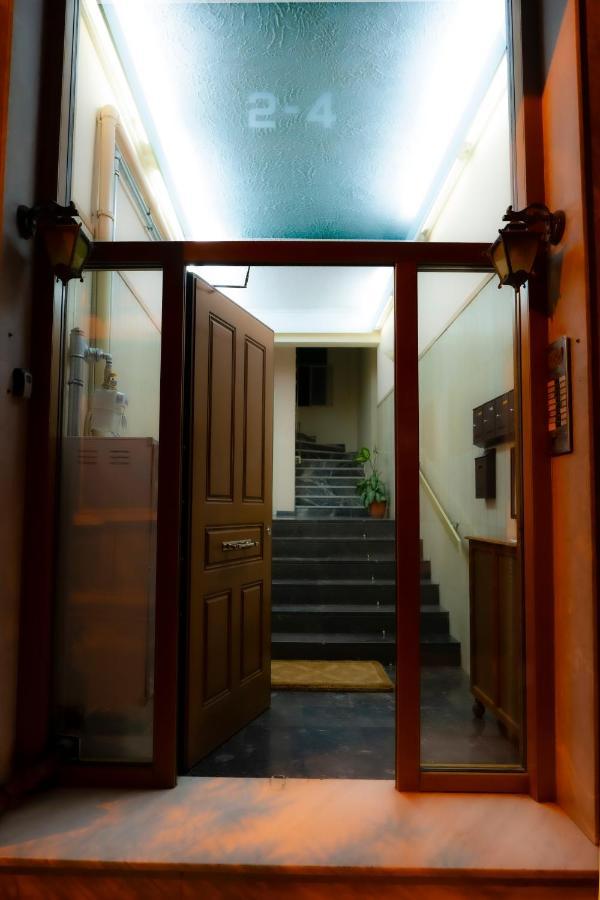 Myrtle, City Center Renovated Apartment Athena Bagian luar foto