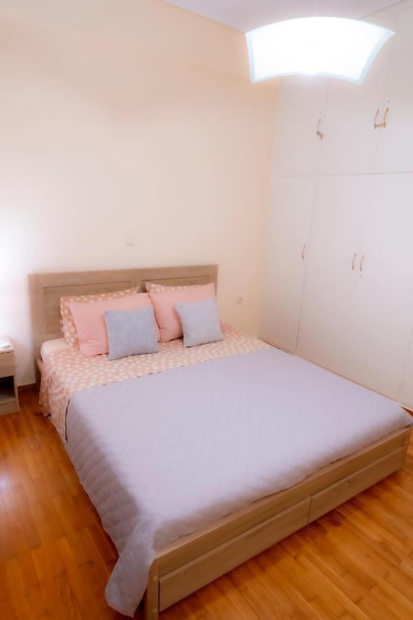 Myrtle, City Center Renovated Apartment Athena Bagian luar foto