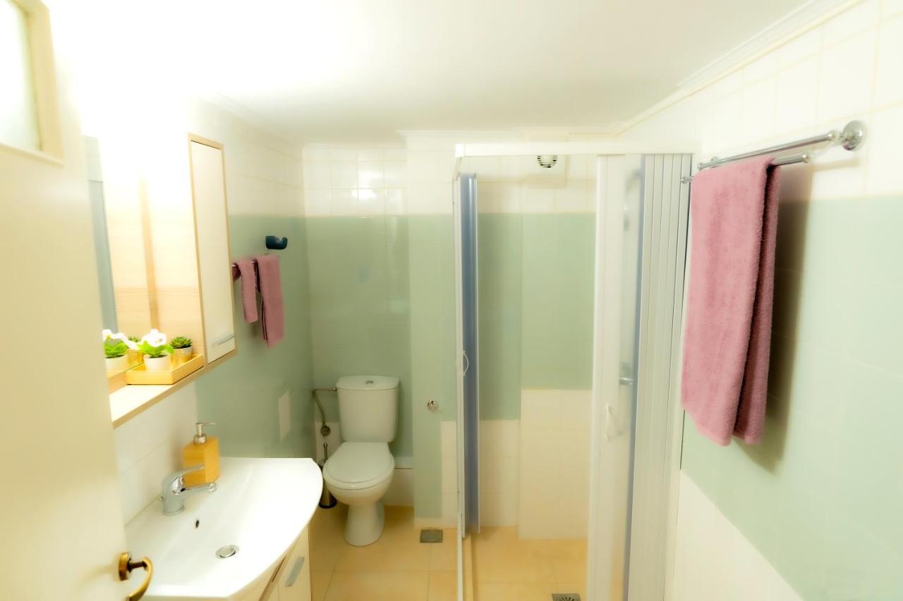 Myrtle, City Center Renovated Apartment Athena Bagian luar foto