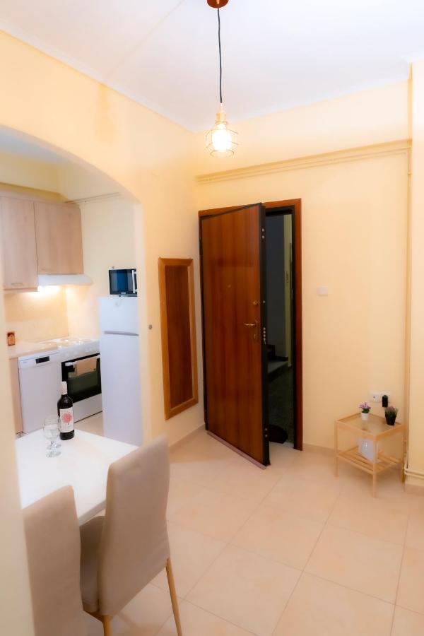 Myrtle, City Center Renovated Apartment Athena Bagian luar foto