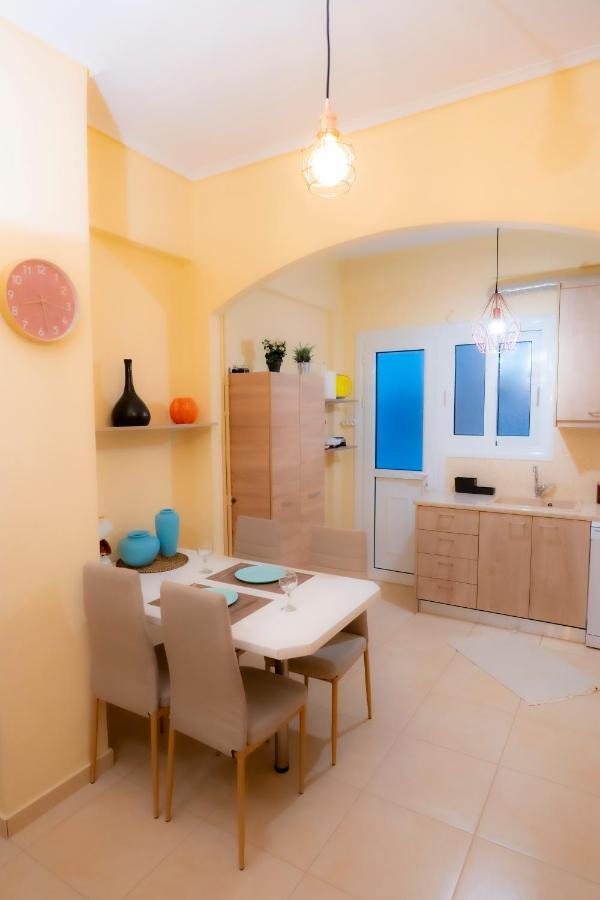 Myrtle, City Center Renovated Apartment Athena Bagian luar foto