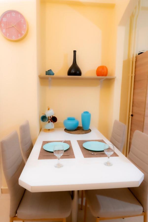 Myrtle, City Center Renovated Apartment Athena Bagian luar foto