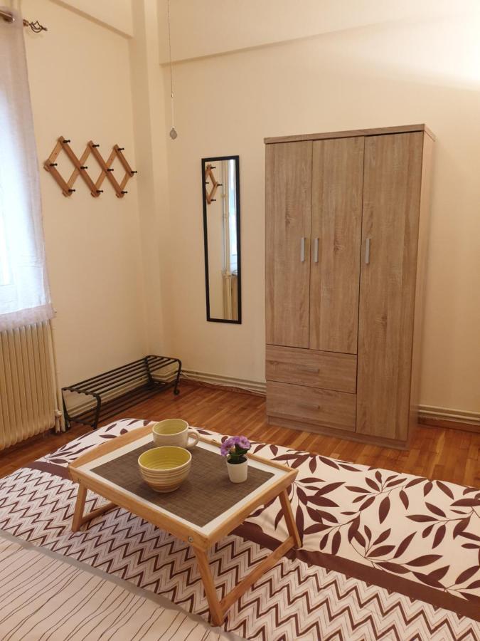 Myrtle, City Center Renovated Apartment Athena Bagian luar foto